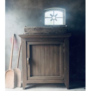 Kleine kast / dressoir